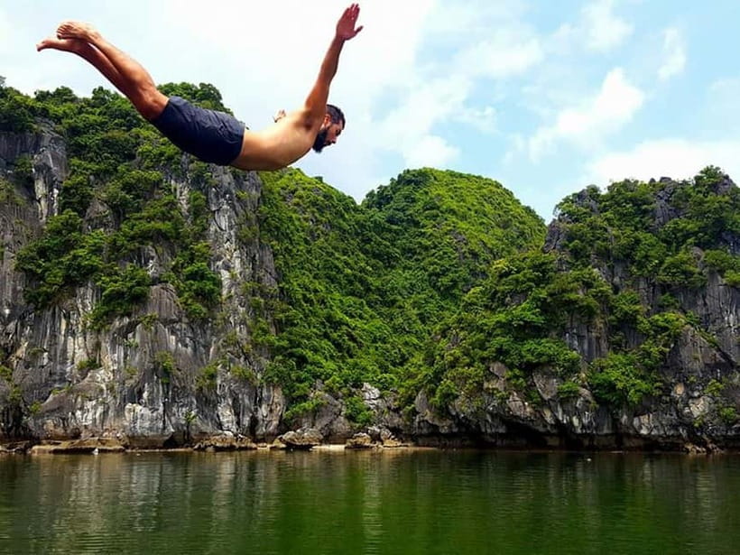 Cat Ba Town: Lan Ha Bay Sunset Cruise with Hotel Pickup - From Cat Ba Town to Beo Harbor