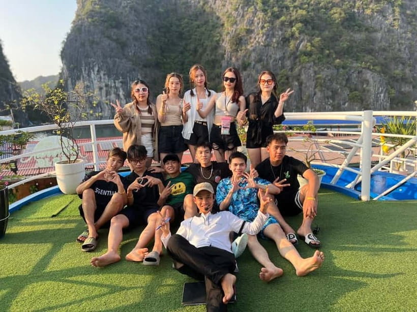 Cat Ba Town: Lan Ha Bay Sunset Cruise with Hotel Pickup - Swimming, kayaking, and jumping from the boat