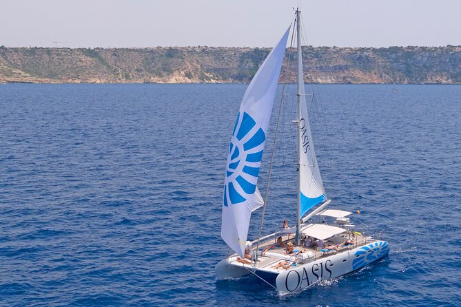 Catamaran sailing in Mallorca through the Bay of Palma with BBQ - Why this catamaran trip works well for a half-day in Palma