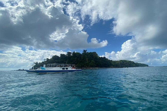 Catamaran Snorkeling at Caño Island from Drake Bay - The First 45-Minute Snorkeling Session