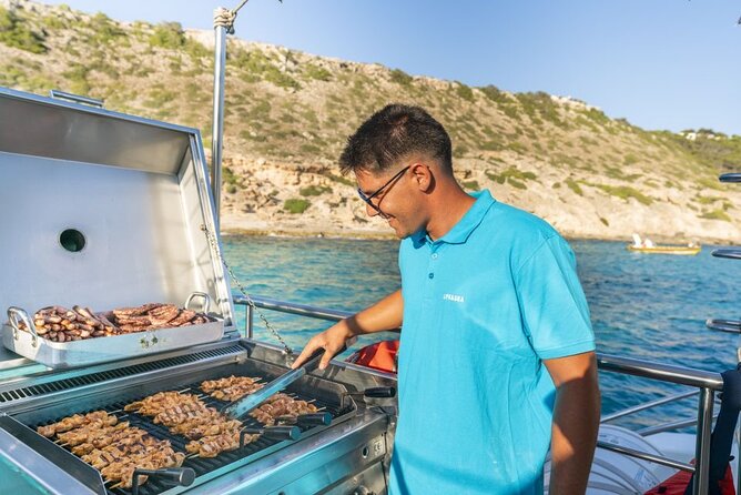 Catamaran with BBQ in the Bay of Palma - BBQ lunch, sangria, and what is actually served