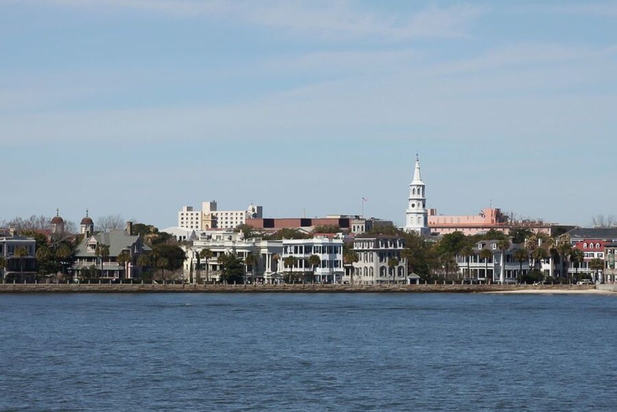 Charleston: Historic City Tour and Harbor Cruise - The Battery Seawall and Charleston’s waterfront view