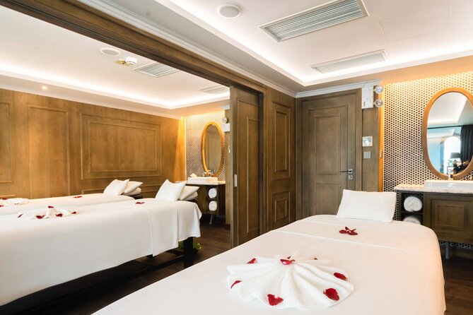 Chill Cruise full-day Explore Halong Bay - Sundeck music and the final hour on the bay