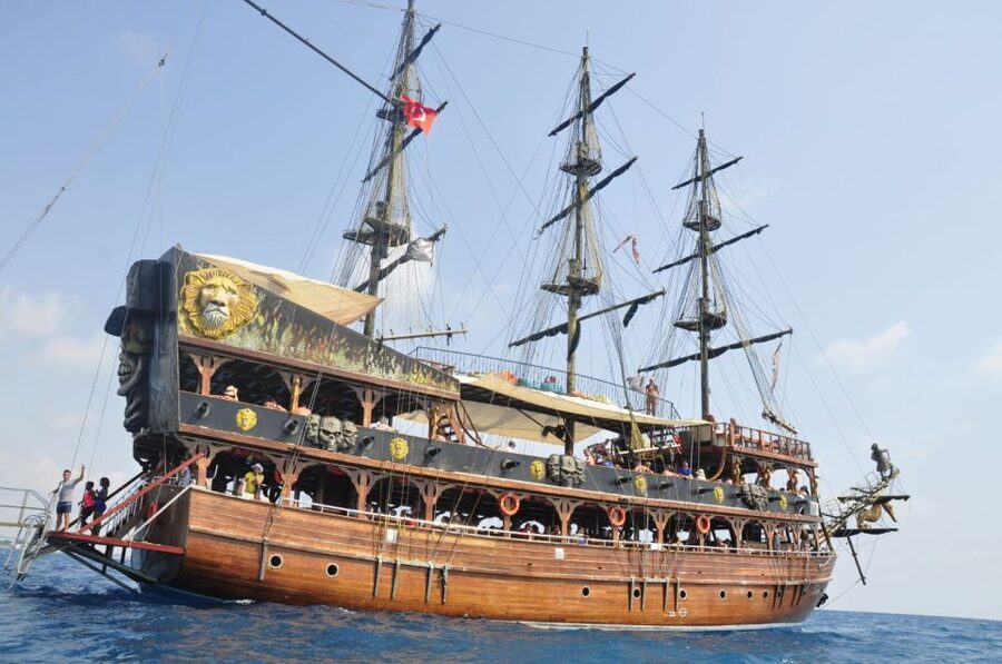 City of Side: Side & Caretta Bay Boat Trip w/ Lunch & Drinks - Seeing the ancient city from the water
