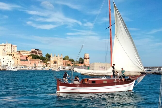 Classic Boat Tour in Palermo - The rocky coast of Addaura