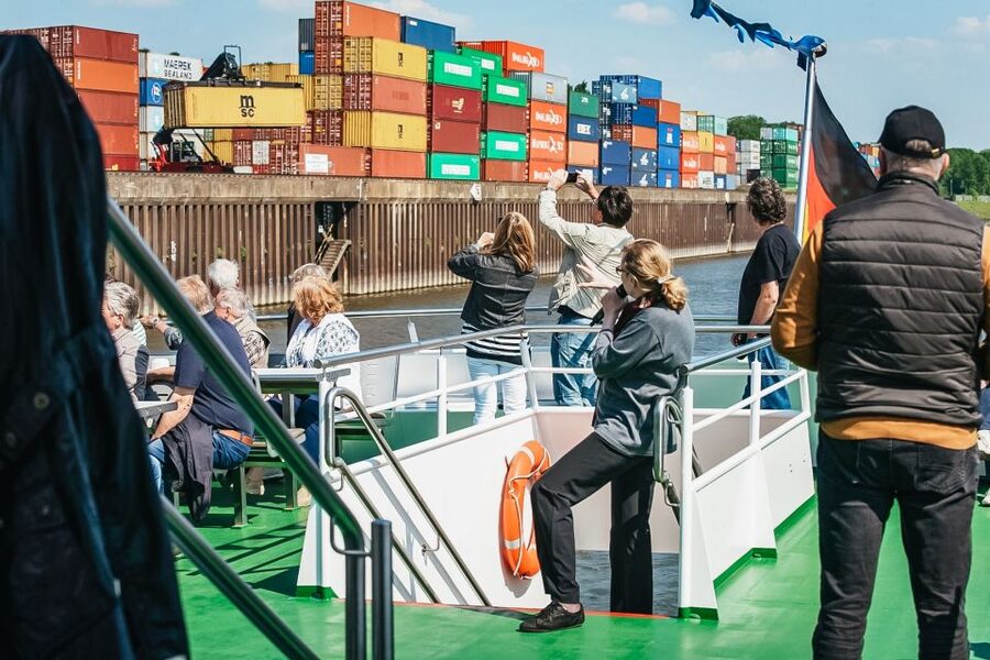 Cologne: 3-Hour Harbor Tour Cruise - What the three hours feel like