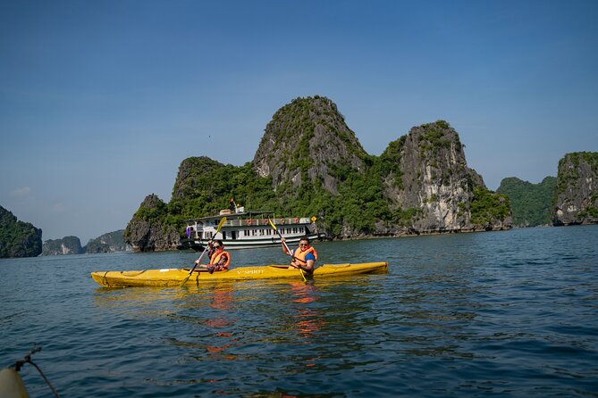 Cong Cruise Full-day Explore Halong Bay - Kayaking toward Trinh Nu Cave