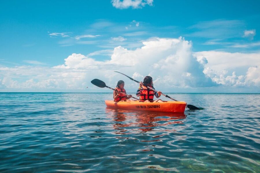Cozumel: Catamaran, El Cielo Bay & Palancar Reef with Lunch - Yucatecan lunch and a cultural show