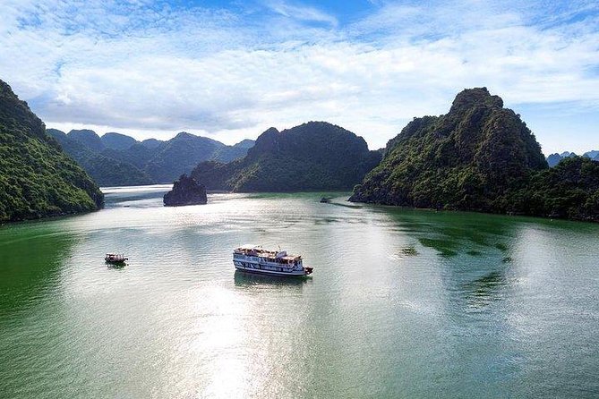 Cozy Bay Cruise: 2-Day Explore Halong Bay With Transfer From Hanoi - Sung Sot Cave: a compact but worthwhile stop