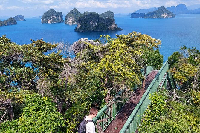 Cruising on a comfortabel boat in Phang Nga Bay - The "Must-Do" Tour Khao Lak - Food, snacks, and the value of a comfortable boat