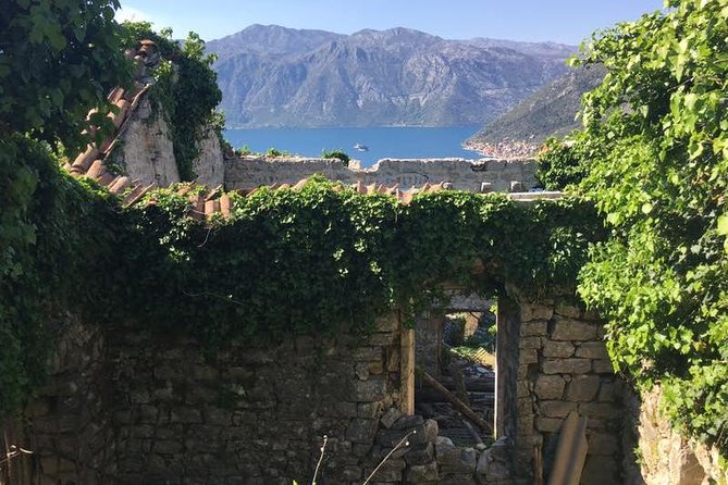 Cycling and hiking short tour through the bay of Kotor - Along the bay, with time to stop
