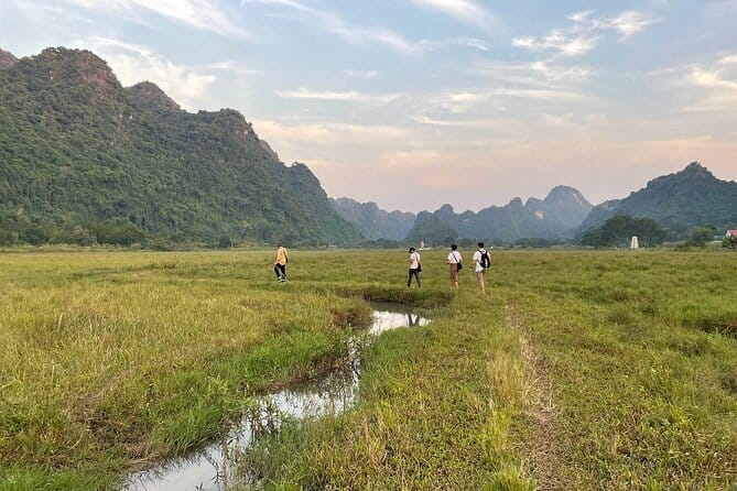 Discover Lan Ha Bay Viet Hai Village Hike to Ha Long bay - Practical advice for the morning