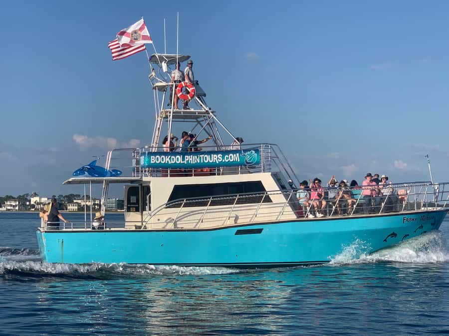 Dolphin & Scenic Bay Sightseeing Cruise Up to 49, Pensacola - Music, seating, and onboard comfort