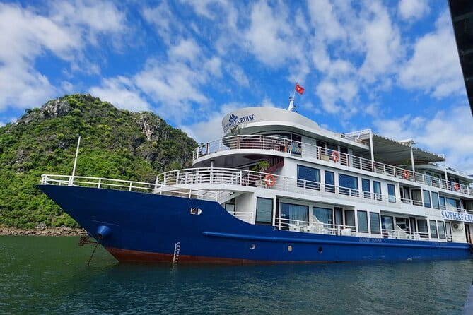 Emeraude Cruise 2 days 1 night Ha Long Bay Tour - Crêpes on deck and the pearl village visit