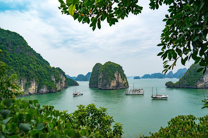 Emperor Cruise Halong: 3 Days 2 Nights Hideaway - Day one: settling into the boat and the bay