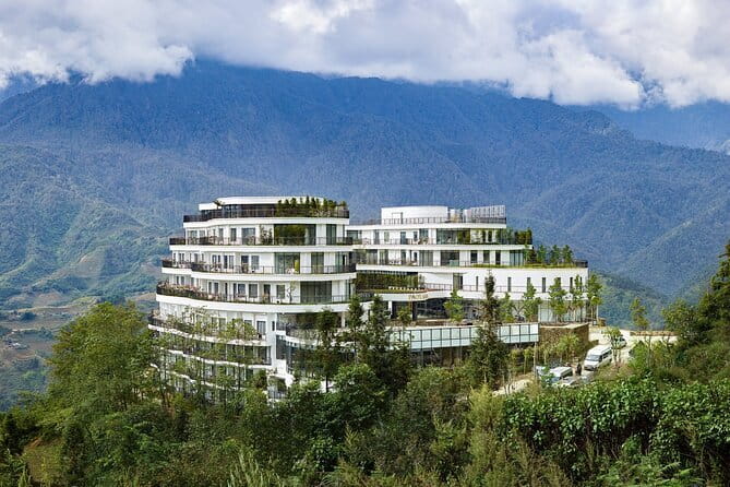 Erina Cruise 5-star cruise 2 day visit Lan Ha Bay private balcony - Morning Tai Chi and the Dark and Bright Cave