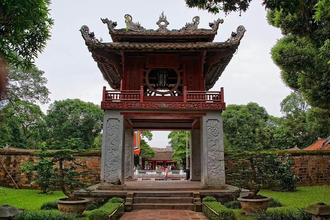 Essential North Vietnam ( Hanoi - Ninh Binh - Halong) in 5 Days - 3 Stars hotel - Ho Chi Minh’s Hanoi and a choice of Bat Trang or ethnology