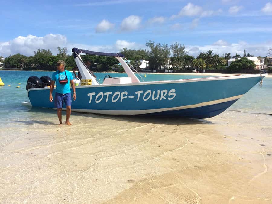 From Blue Bay: Ile aux Cerfs Speedboat Excursion with BBQ - 35 minutes in Blue Bay Marine Park