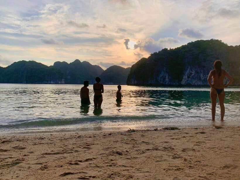 From Cat Ba : 2-3 Days Lan Ha Bay 5 Star Cruise with Balcony - Tra Bau fishing village and the first kayak outing