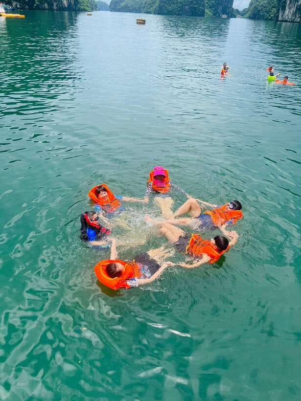 From Cat Ba : 2-3 Days Lan Ha Bay 5 Star Cruise with Balcony - Tai chi before breakfast