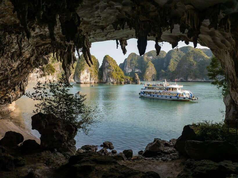 From Cat Ba : Lan Ha Bay Kayaking, Snorkling Full-Day Cruise - Why Lan Ha Bay works well for an active day