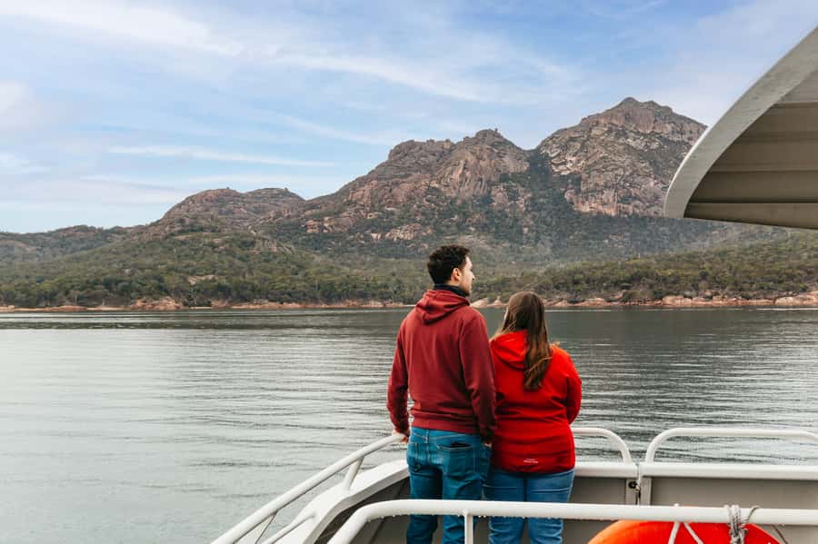From Coles Bay: Wineglass Bay Cruise with Lunch - Why the water is the best introduction to Freycinet