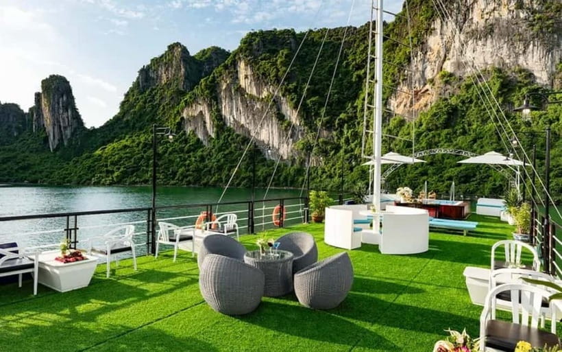 From Ha Long: Halong Bay Tour 6 hours from Tuan Chau island - Lunch onboard while the boat leaves the harbor