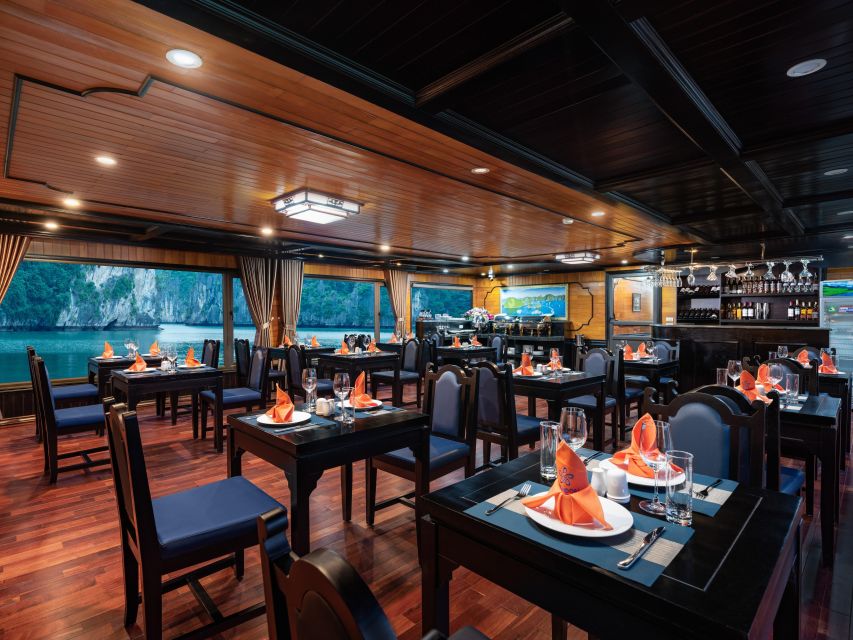 From Halong: 2 Days / 1 night with Halong - Lan Ha tour - Sunrise and breakfast on the second morning