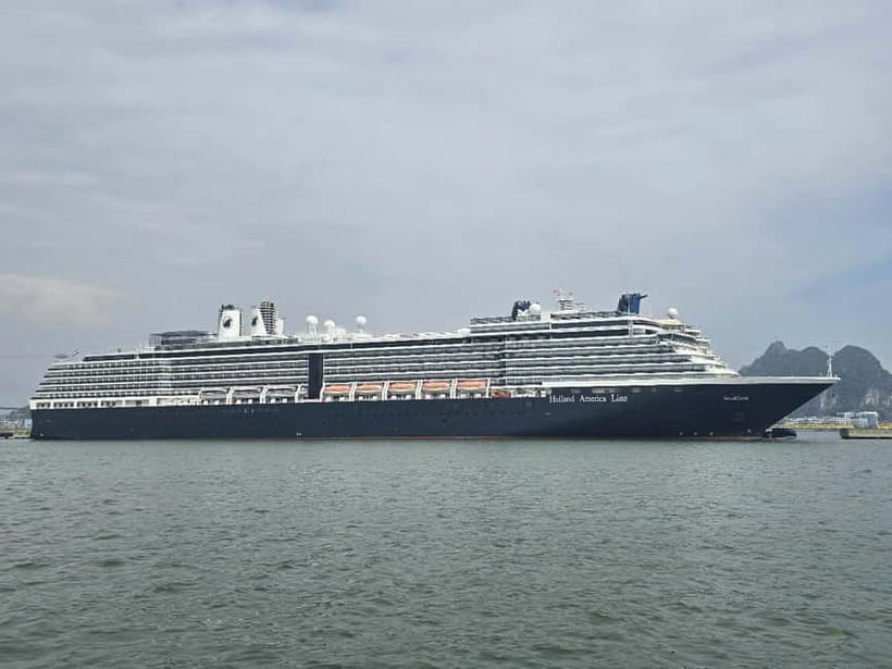 From HaLong cruise Port: Private tour visit Hanoi city - Tran Quoc Pagoda and West Lake