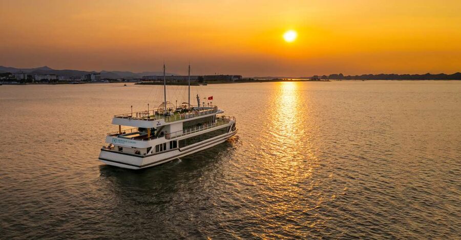 From Hanoi: 1-Day Halong 5-Star Cruise w/Jacuzzi & Limousine - Key details at a glance