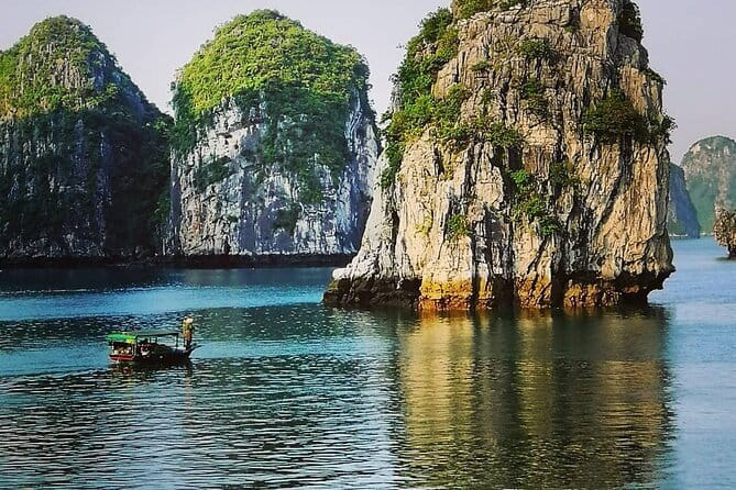 From Hanoi: 1-Day Halong 5-Star Cruises with Big & Small Groups - Luon Cave by kayak or bamboo boat