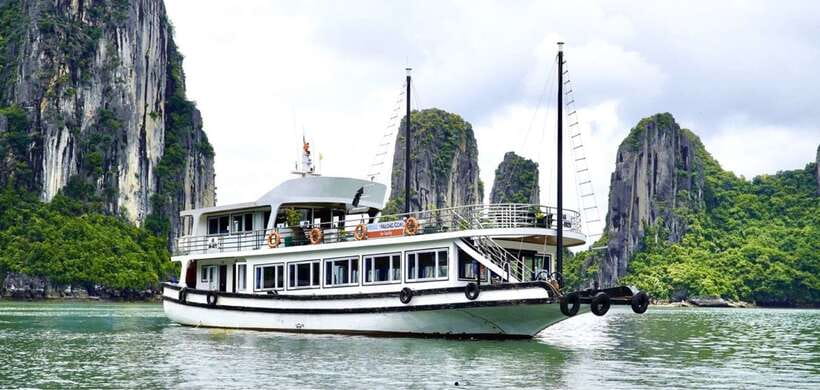 From Hanoi: 1 -Day Halong Bay Cruise With Big & Small Groups - Five hours among Halong Bay’s limestone towers
