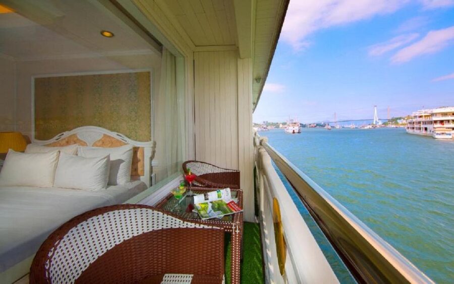 From Hanoi: 2-Day Bai Tu Long Bay Luxury Cruise with Jacuzzi - Who will get the most from this cruise
