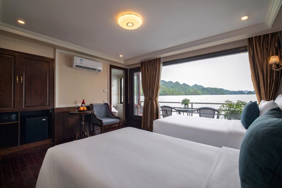 From Hanoi: 2-Day Halong and Lan Ha Bay La Pandora Cruise - The last lunch and return to Hanoi