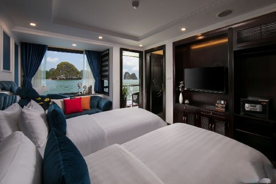 From Hanoi: 2-Day Lan Ha Bay 5-Star Cruise with Balcony - How crowded and active will it feel?
