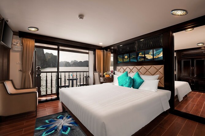 From Hanoi: 2-Day Luxury Halong Cruise Explore Caves & Island - Luon Cave by kayak or bamboo boat