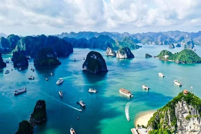 From Hanoi: 2-Day Ninh Binh & Ha Long Bay - All-Inclusive - Day one starts with Hoa Lu’s early capital