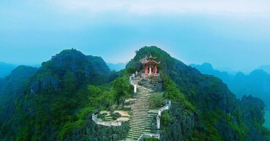 From Hanoi: 2-Day Ninh Binh Tour with Ha Long Bay Cruise - A regional buffet lunch with goat meat