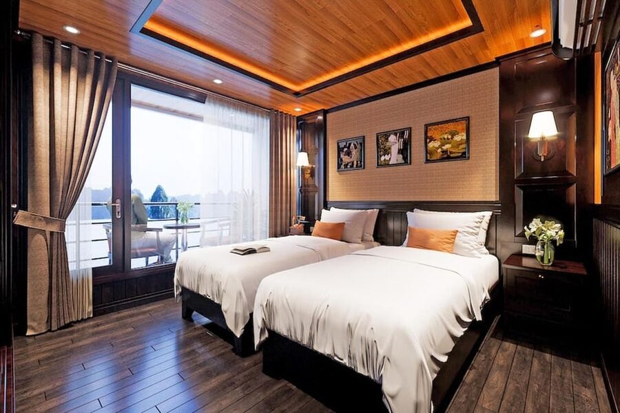 From Hanoi: 2D1N Ha Long Bay by Arcady Boutique Cruise - Sung Sot Cave and the final bay views