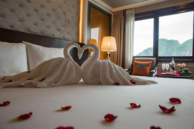 From Hanoi: 3 Day Halong Bay 5 Star Cruise - Ninh Binh Tour - Bai Dinh Temple and Vietnam’s grand scale