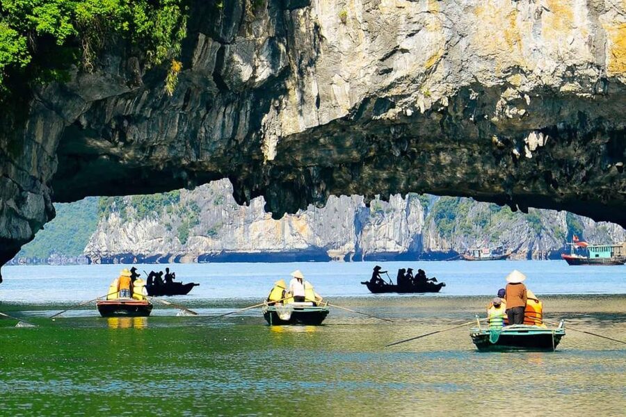 From Hanoi: 3-Day Luxury Tour Ninh Binh & Ha Long Bay Cruise - Sunset, dinner, and squid fishing