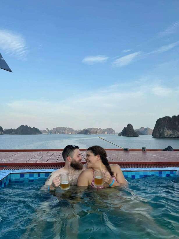 From Hanoi: 3 Day Ninh Binh & Ha Long-Lan Ha 5 Star Cruise - Mua Cave and the climb to Tam Coc views
