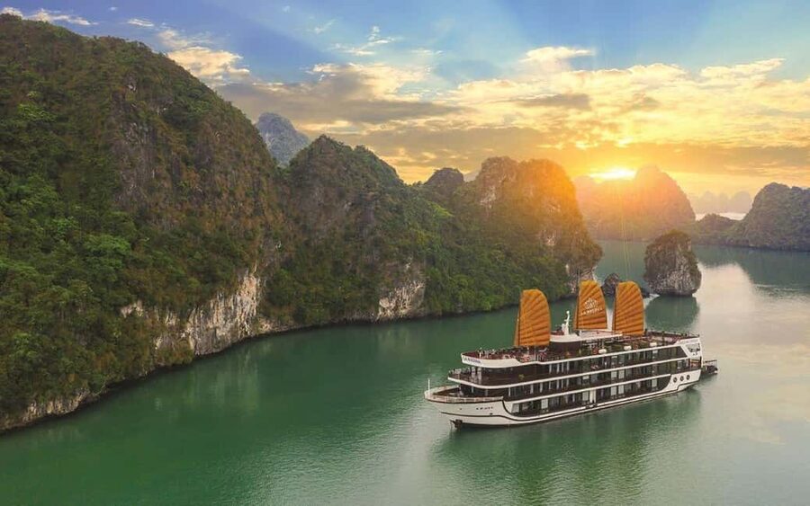 From Hanoi: 3D2N Ninh Binh & Ha Long - Lan Ha Bay Cruise - Day one: Hoa Lu and the road into Ninh Binh