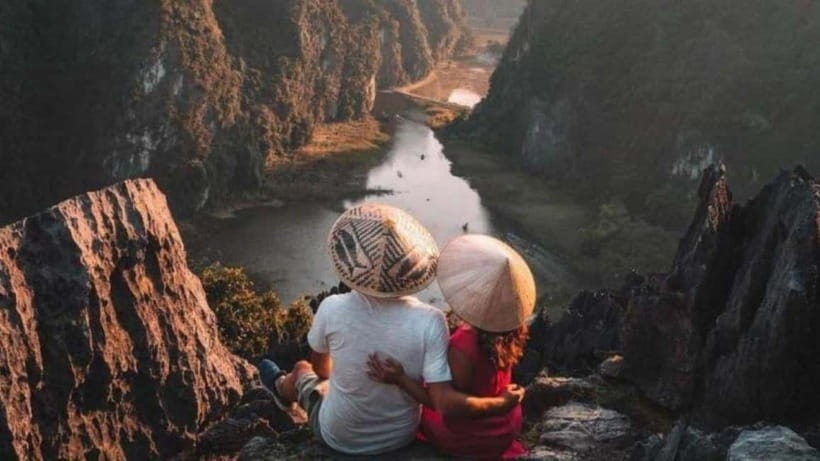 From Hanoi : 4-day Ninh Binh-Halong Bay Cruise with Balcony - The Ninh Binh lodge and your free second day