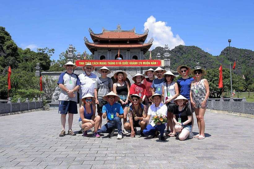 From Hanoi: 5-Day Sapa, Ninh Binh, Ha Long Bay Cruise - Day 3: Pearl Farming, Kayaking, and the Sleeper Bus