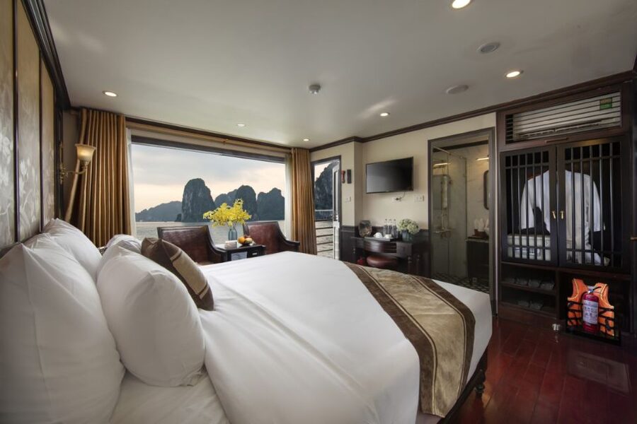 From Hanoi: Ha Long Bay 3-Day 5 Star Cruise with Balcony - Who will enjoy this cruise most