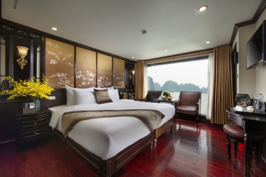 From Hanoi: Ha Long Bay 3-Day 5 Star Cruise with Balcony - Dinner, sunset, and a balcony cabin