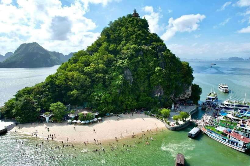From Hanoi: Ha Long Bay Full-Day Luxury Cruise - A long but efficient day from Hanoi