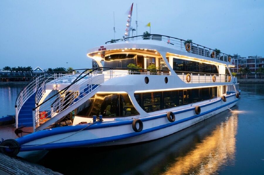 From Hanoi: Ha Long Bay Luxury Cruise Day Tour with Jacuzzi - The boat ride through Ha Long Bay