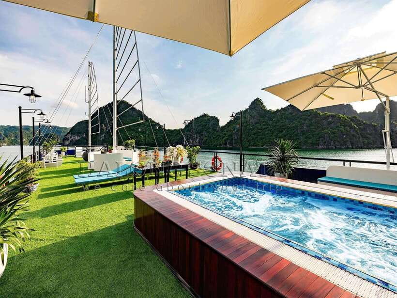 From Hanoi: Ha Long Bay Luxury Cruise with Big & Small Group - What this $31 Ha Long Bay day trip really offers
